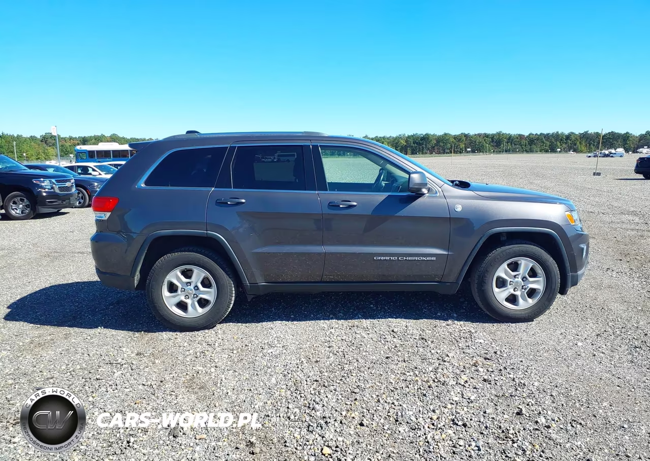 2016 Jeep Grand Cherokee Laredo VIN:1C4RJFAG4GC420355 - 16