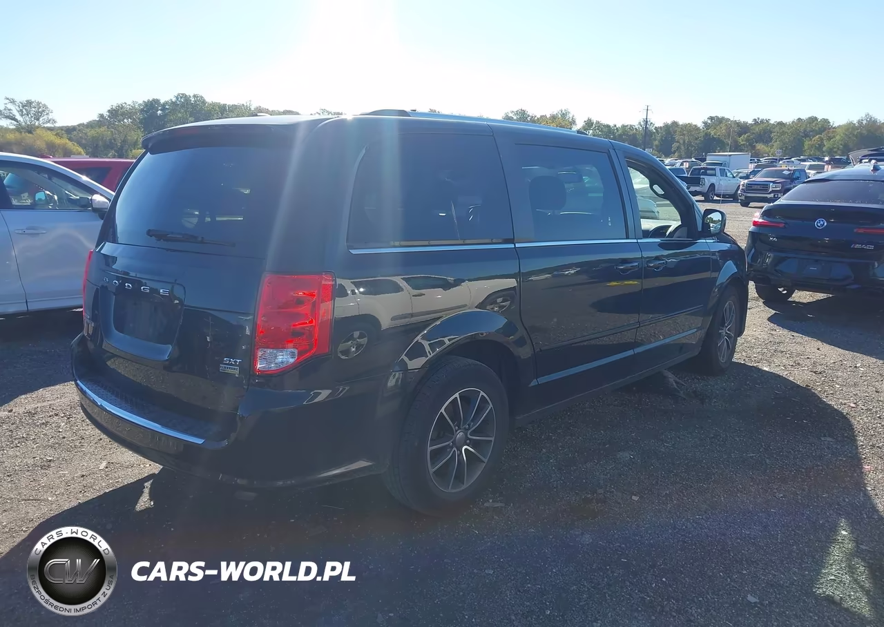 2017 Dodge Grand Caravan Sxt VIN:2C4RDGCG3HR615172 - 4
