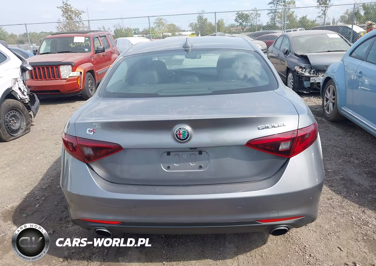 2018 Alfa Romeo Giulia Awd VIN:ZARFAEDN5J7567328 - 16