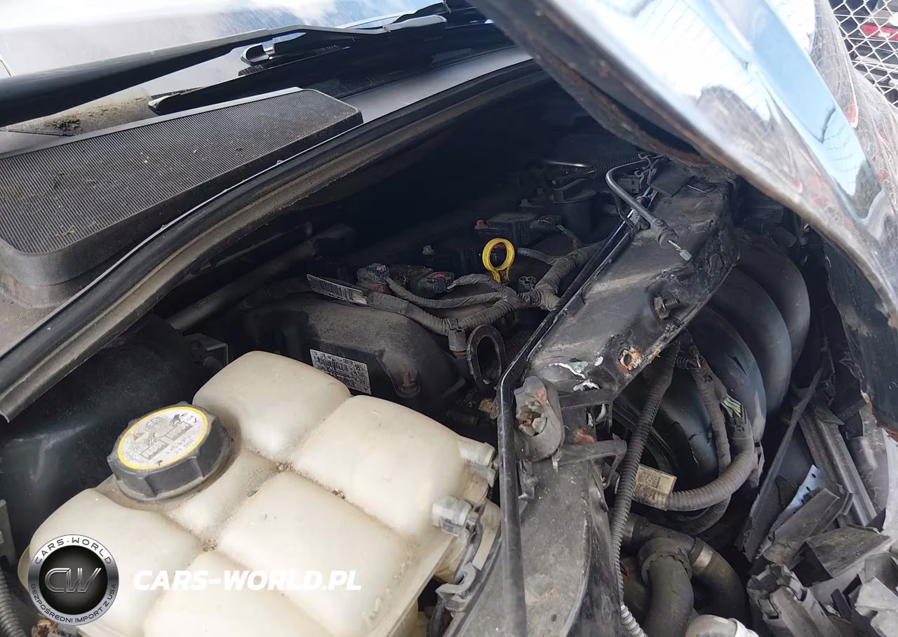 2013 Ford Focus Titanium VIN:1FADP3J22DL215551 - 10
