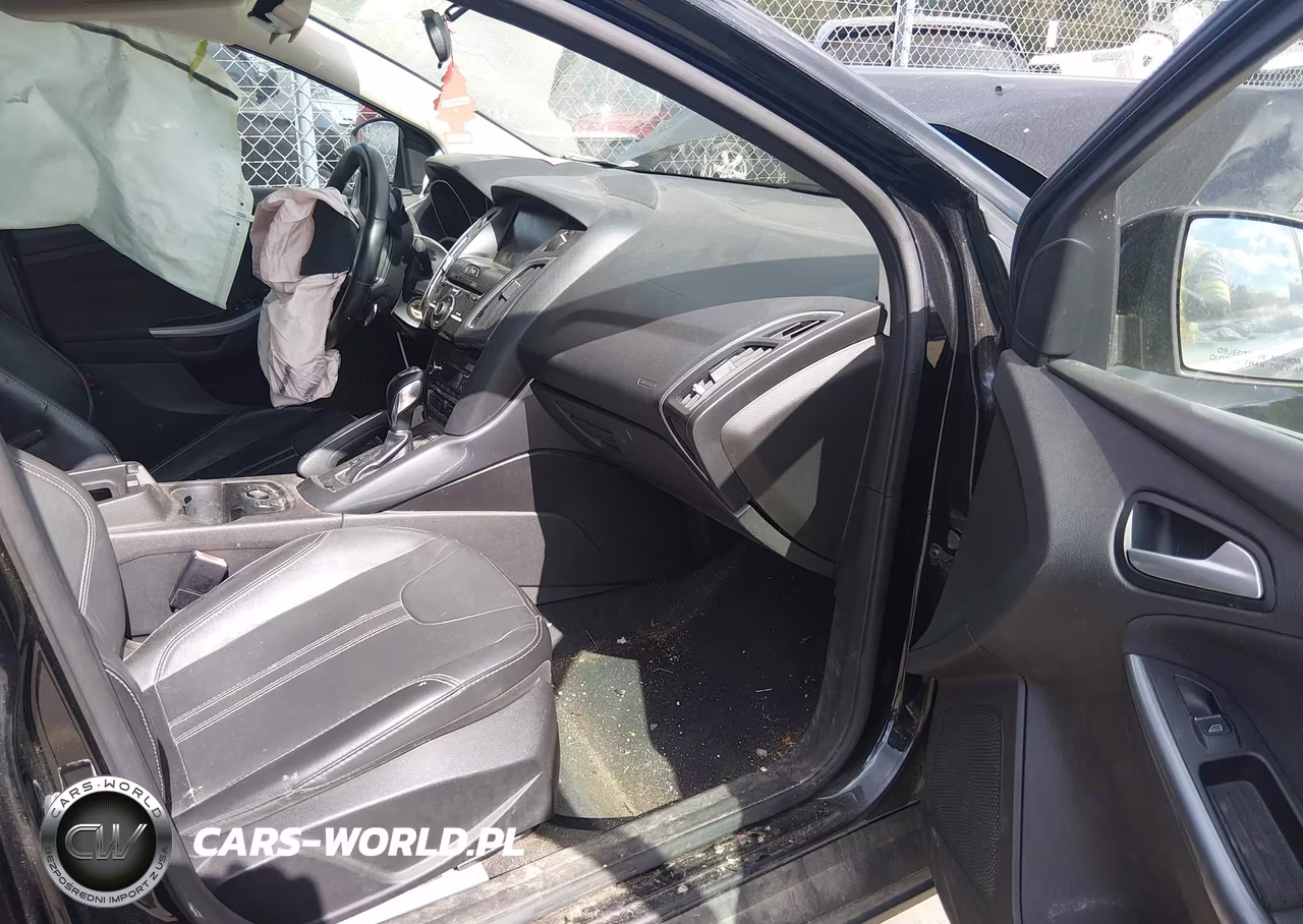 2013 Ford Focus Titanium VIN:1FADP3J22DL215551 - 5