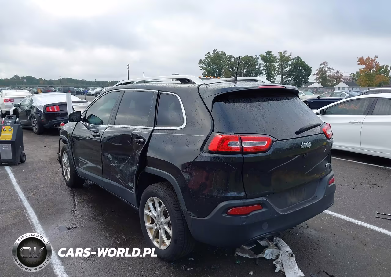 2016 Jeep Cherokee Latitude VIN:1C4PJLCB2GW230768 - 3