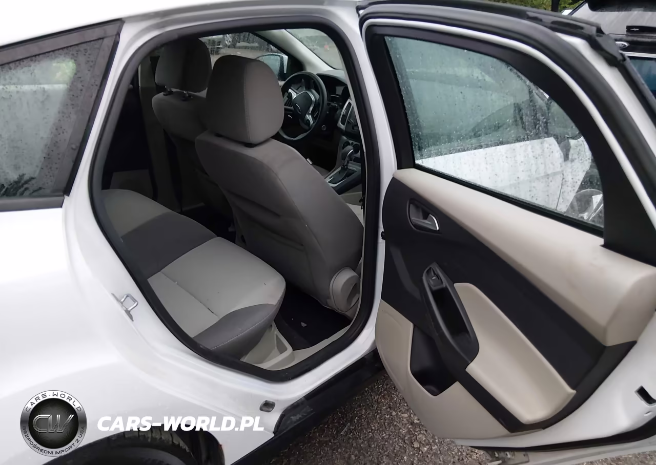 2014 Ford Focus Se VIN:1FADP3K28EL302371 - 8