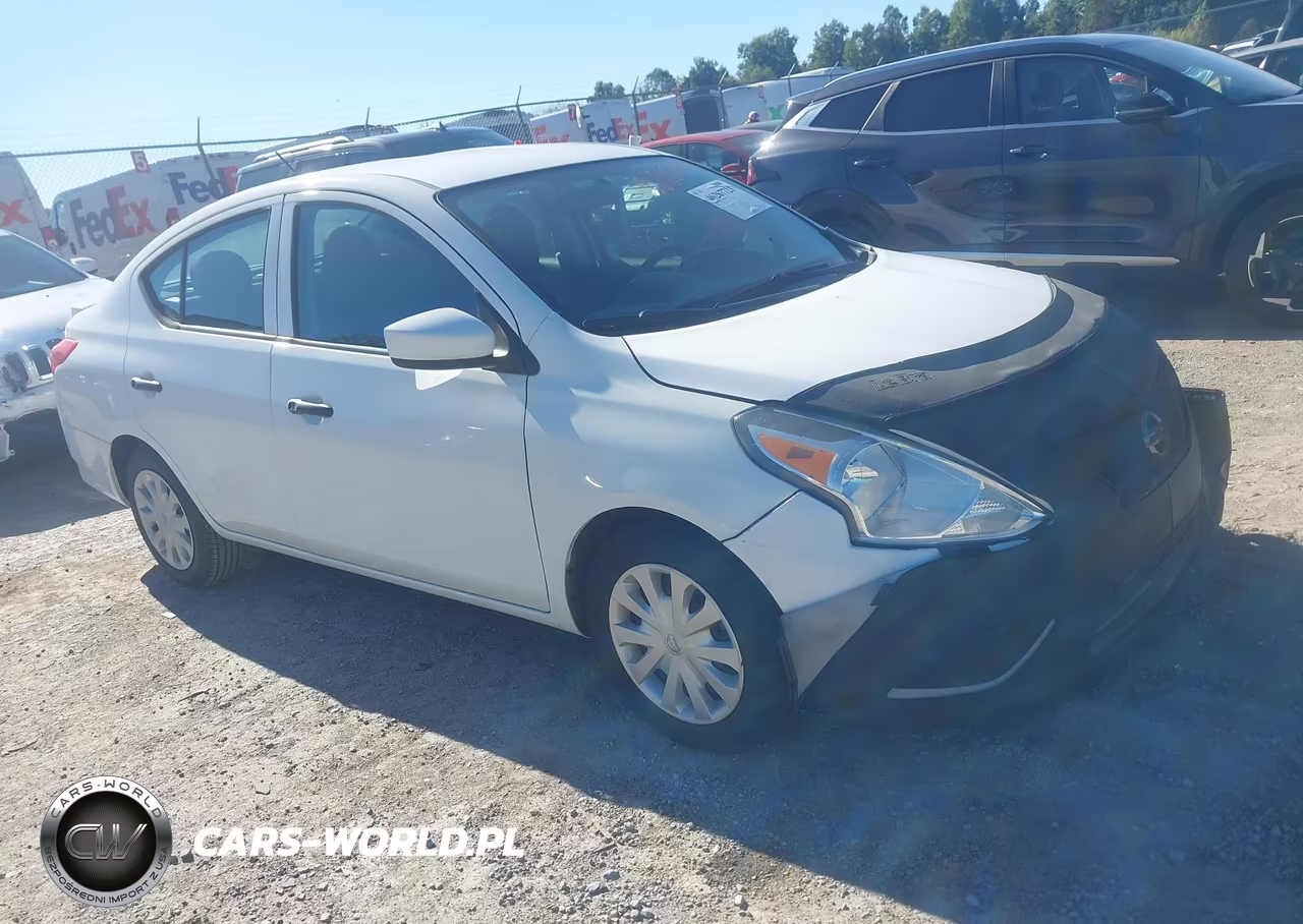 2017 Nissan Versa 1.6 S+ – zdjęcie 1 z 15