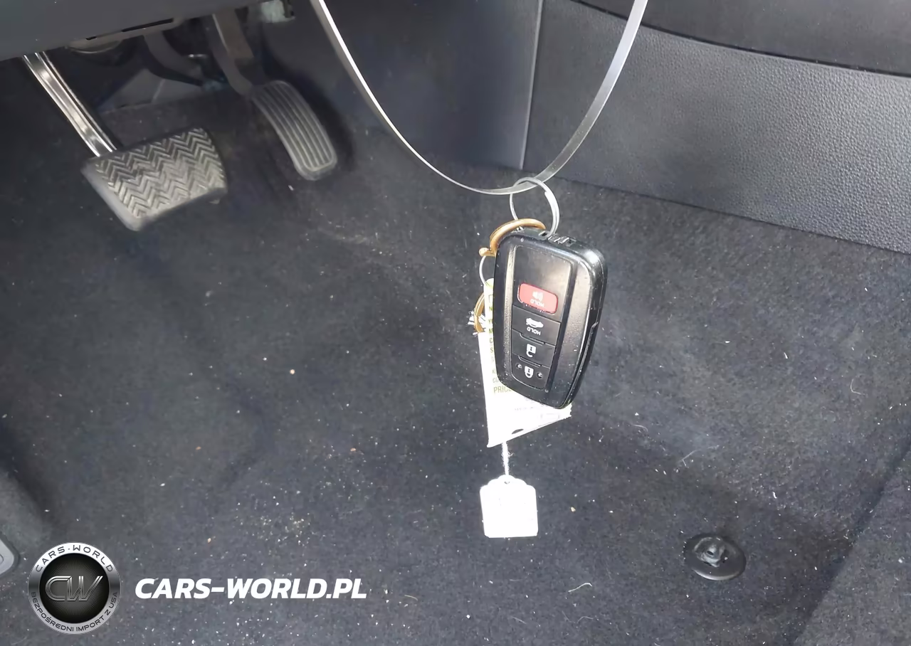 2021 Toyota Corolla Le VIN:5YFVPMAE8MP172064 - 11