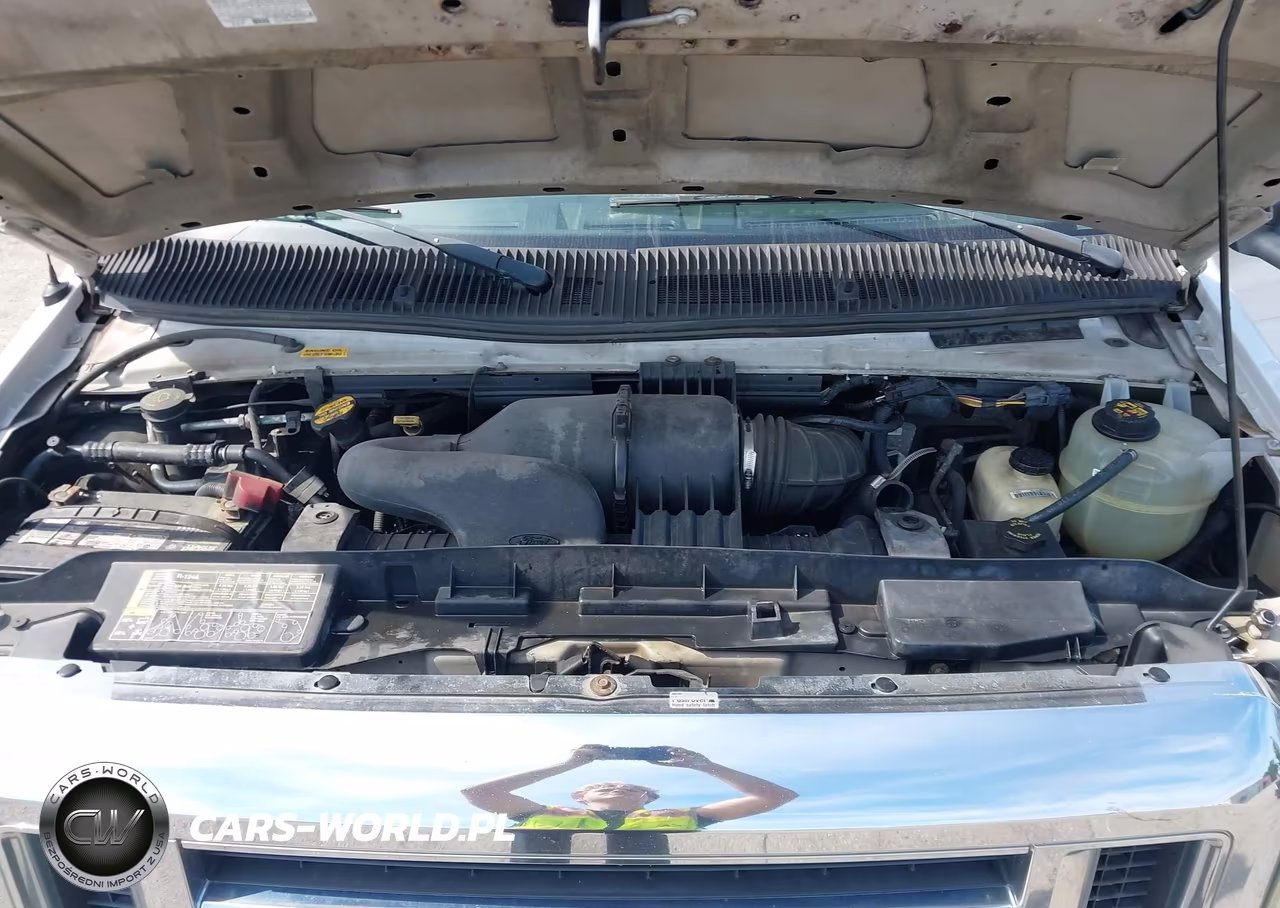 2009 Ford E-450 Cutaway VIN:1FDXE45S89DA10956 - 9