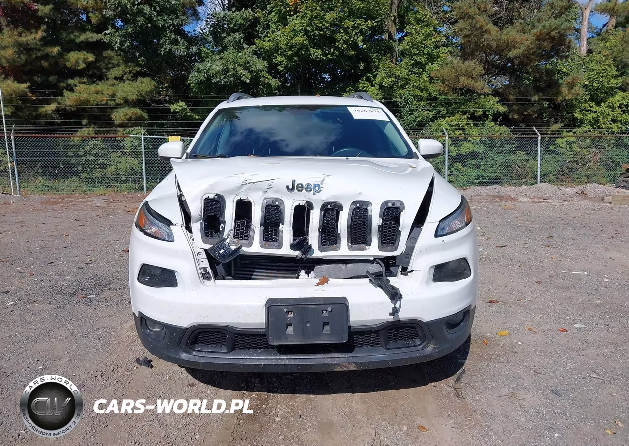 2017 Jeep Cherokee Latitude 4X4 VIN:1C4PJMCS3HW581986 - 13