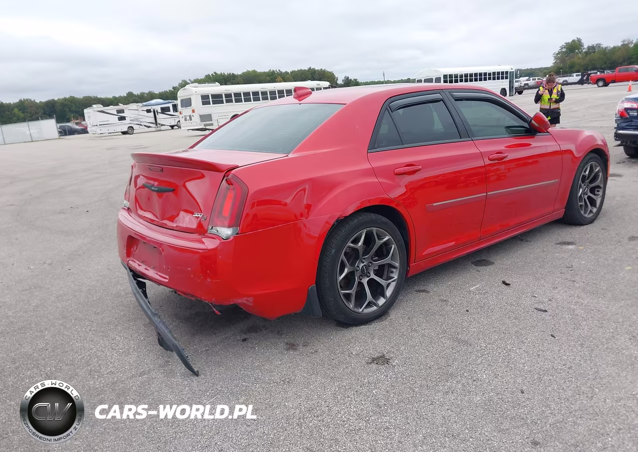2015 Chrysler 300 300S VIN:2C3CCABTXFH845626 - 4