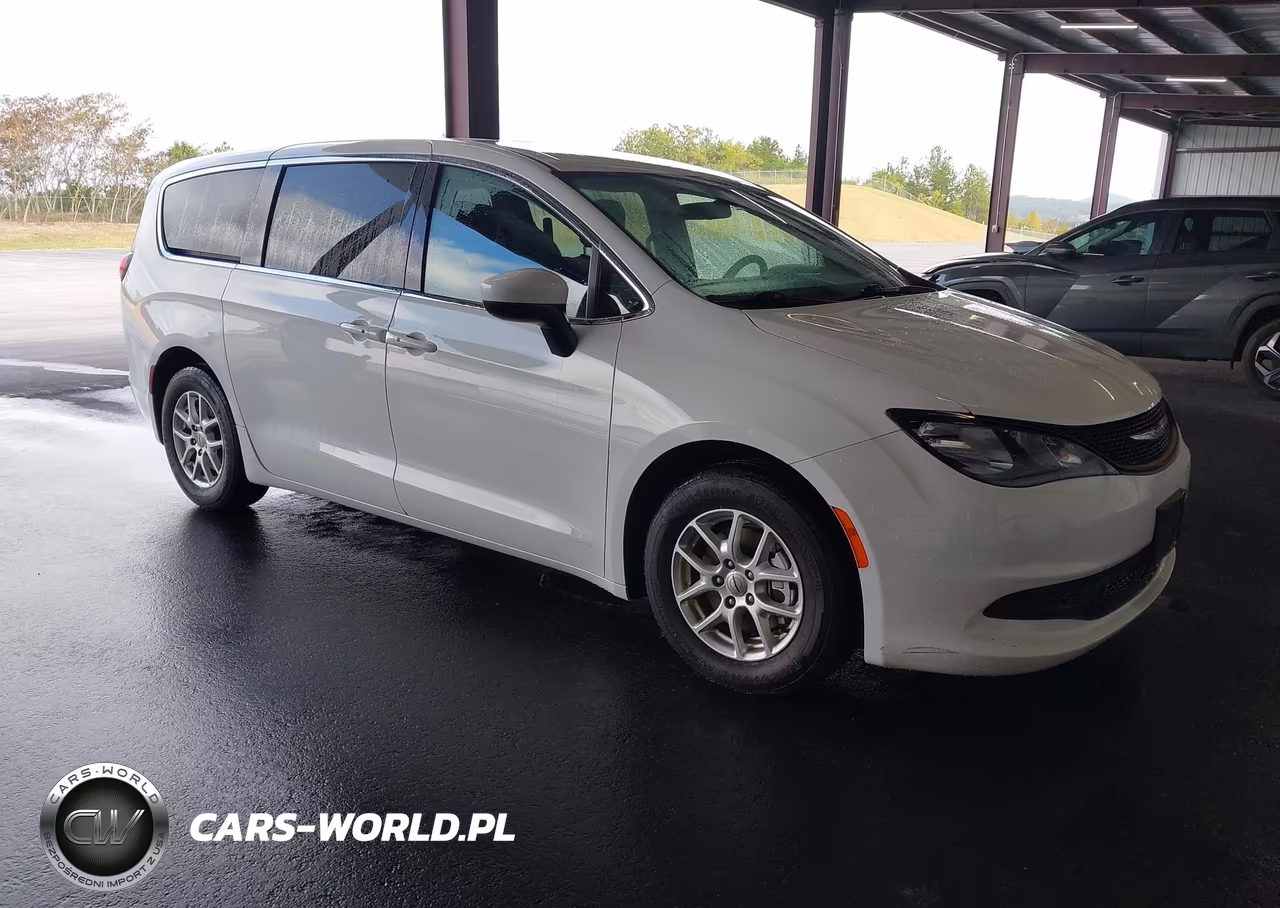 2022 Chrysler Voyager Lx VIN:2C4RC1CG7NR127774 - 1