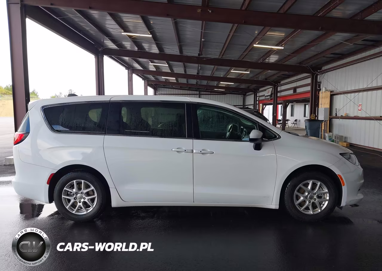 2022 Chrysler Voyager Lx VIN:2C4RC1CG7NR127774 - 18