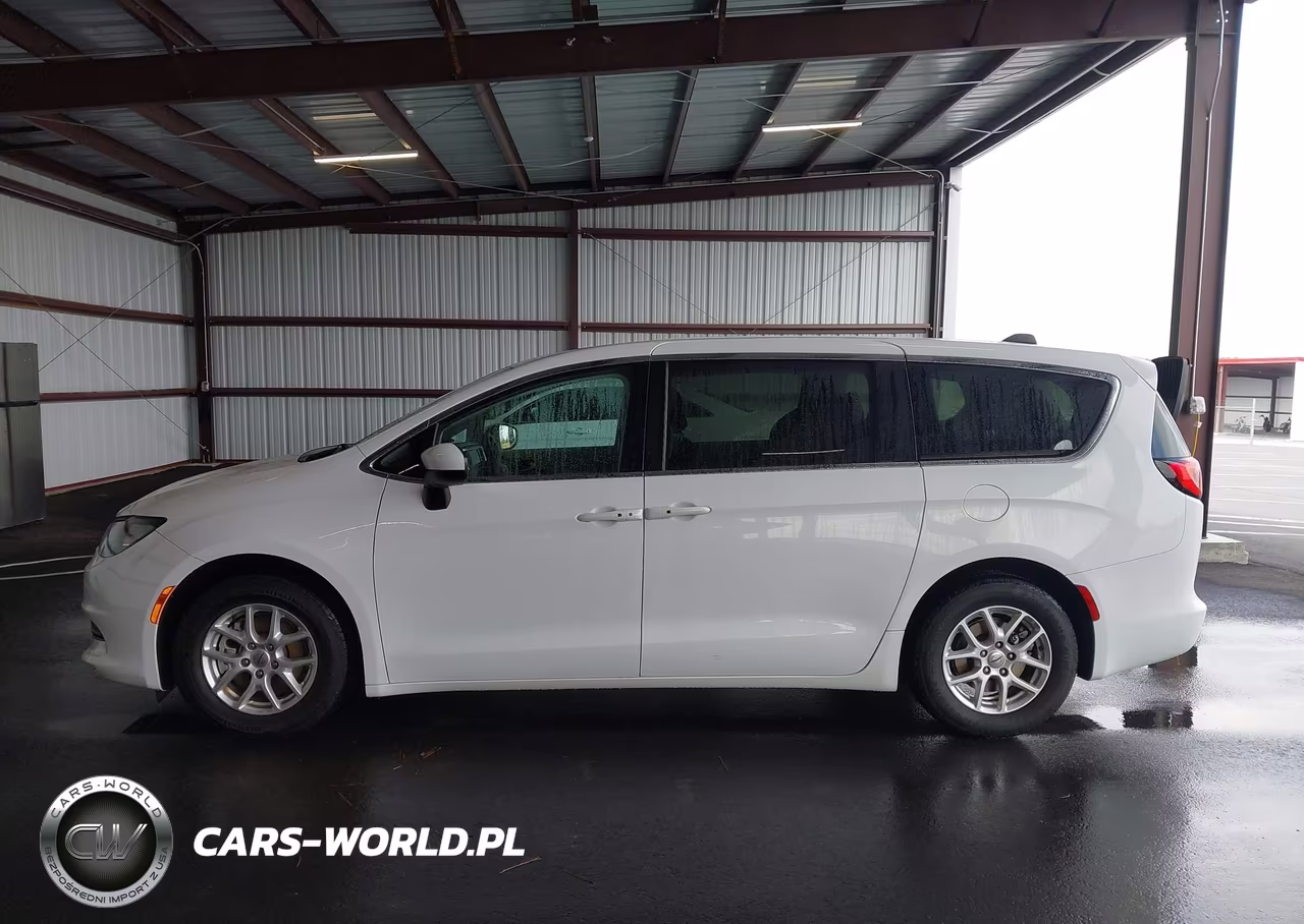 2022 Chrysler Voyager Lx VIN:2C4RC1CG7NR127774 - 19