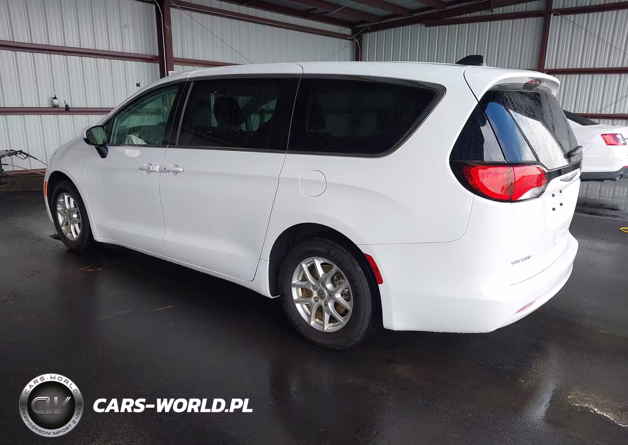 2022 Chrysler Voyager Lx VIN:2C4RC1CG7NR127774 - 3