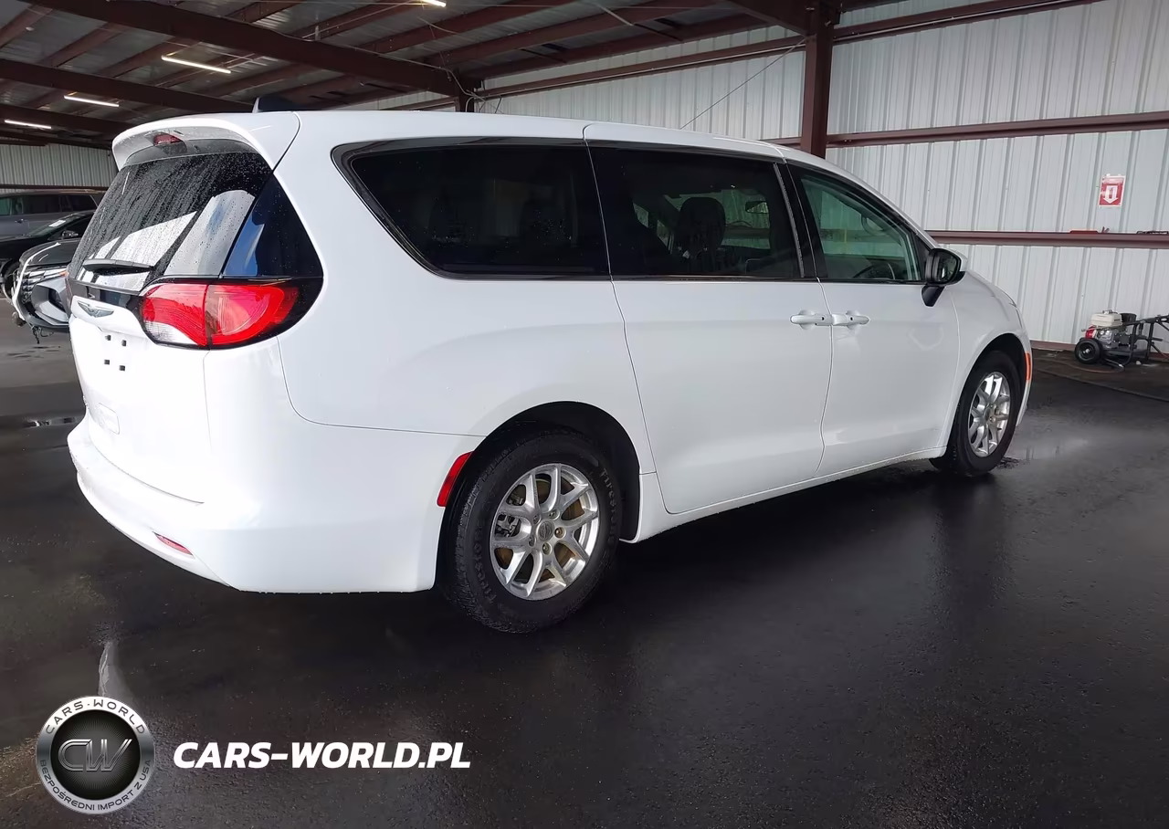2022 Chrysler Voyager Lx VIN:2C4RC1CG7NR127774 - 4