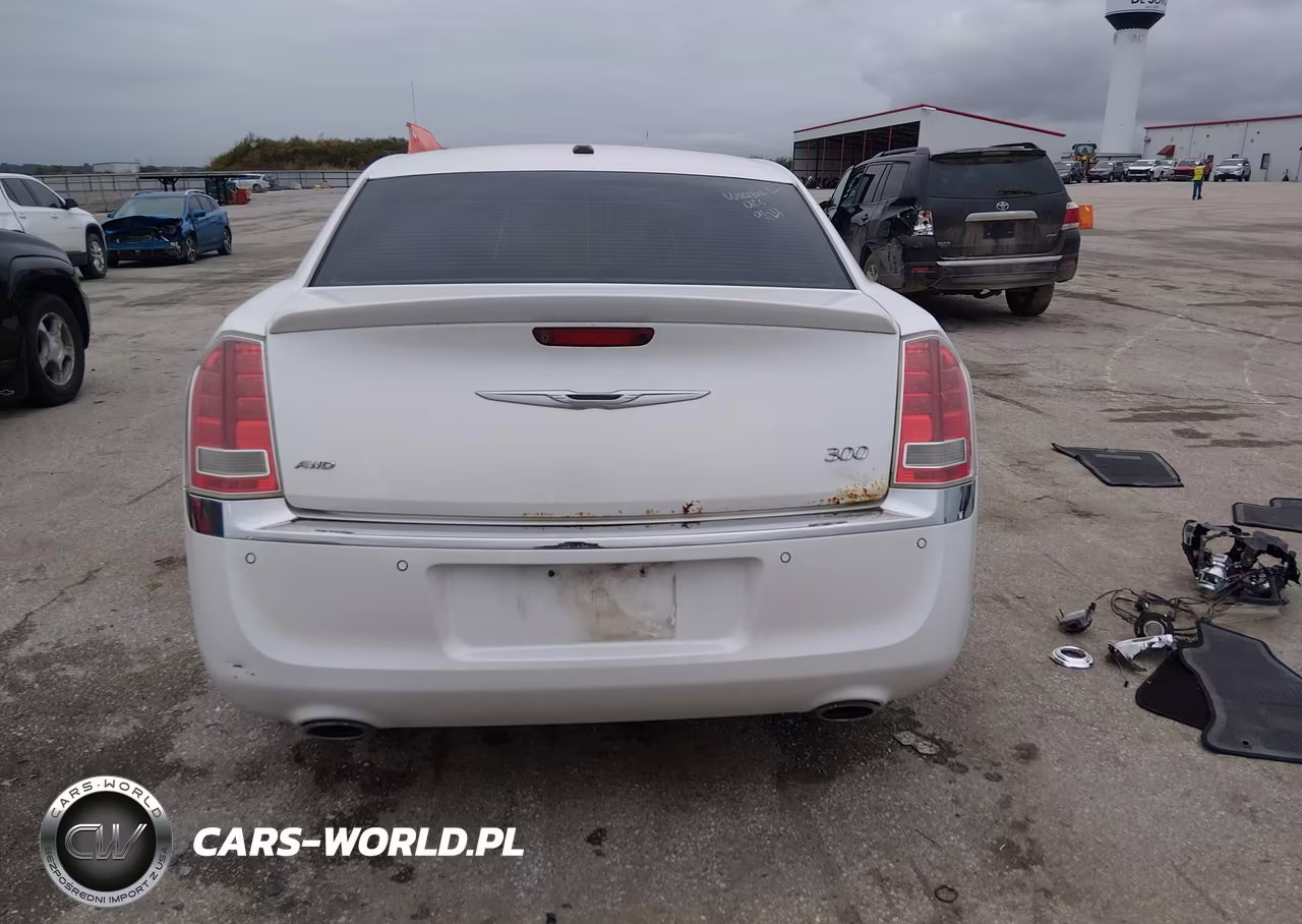2012 Chrysler 300 Limited VIN:2C3CCAHG4CH183113 - 17