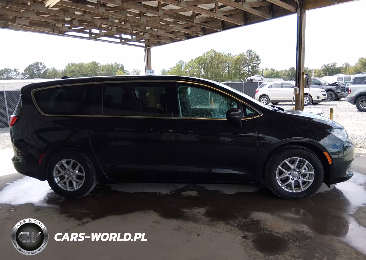 2022 Chrysler Voyager Lx VIN:2C4RC1CG4NR146590 - 13