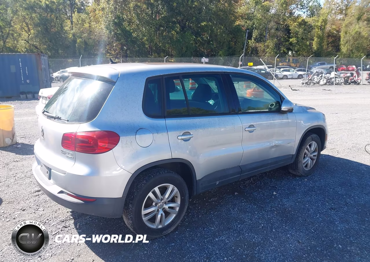 2012 Volkswagen Tiguan S VIN:WVGBV7AX2CW568634 - 4
