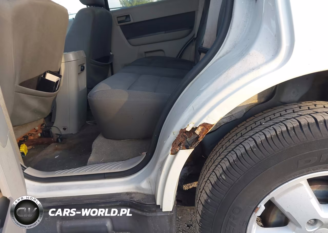 2009 Ford Escape Xlt VIN:1FMCU03779KA19300 - 14