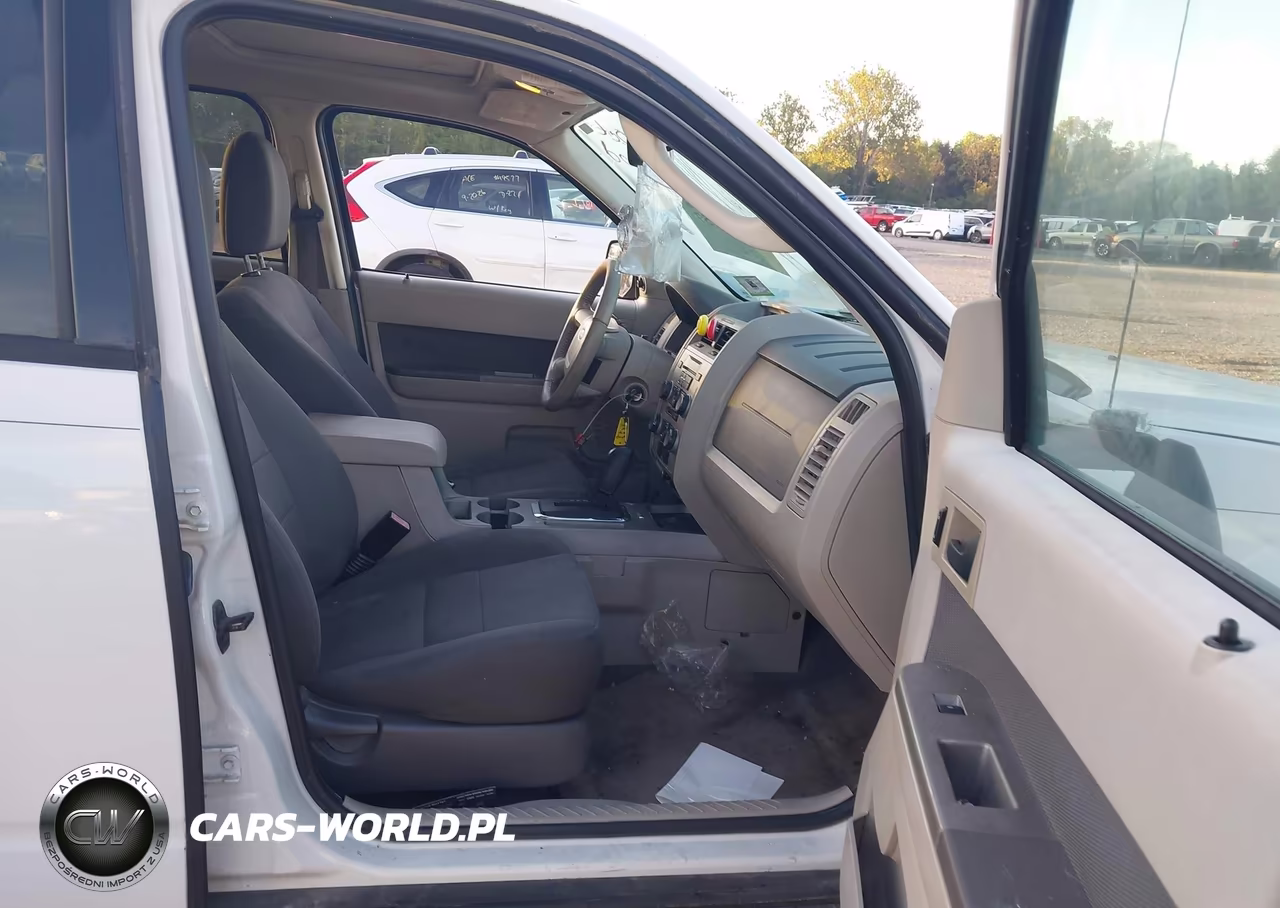 2009 Ford Escape Xlt VIN:1FMCU03779KA19300 - 5
