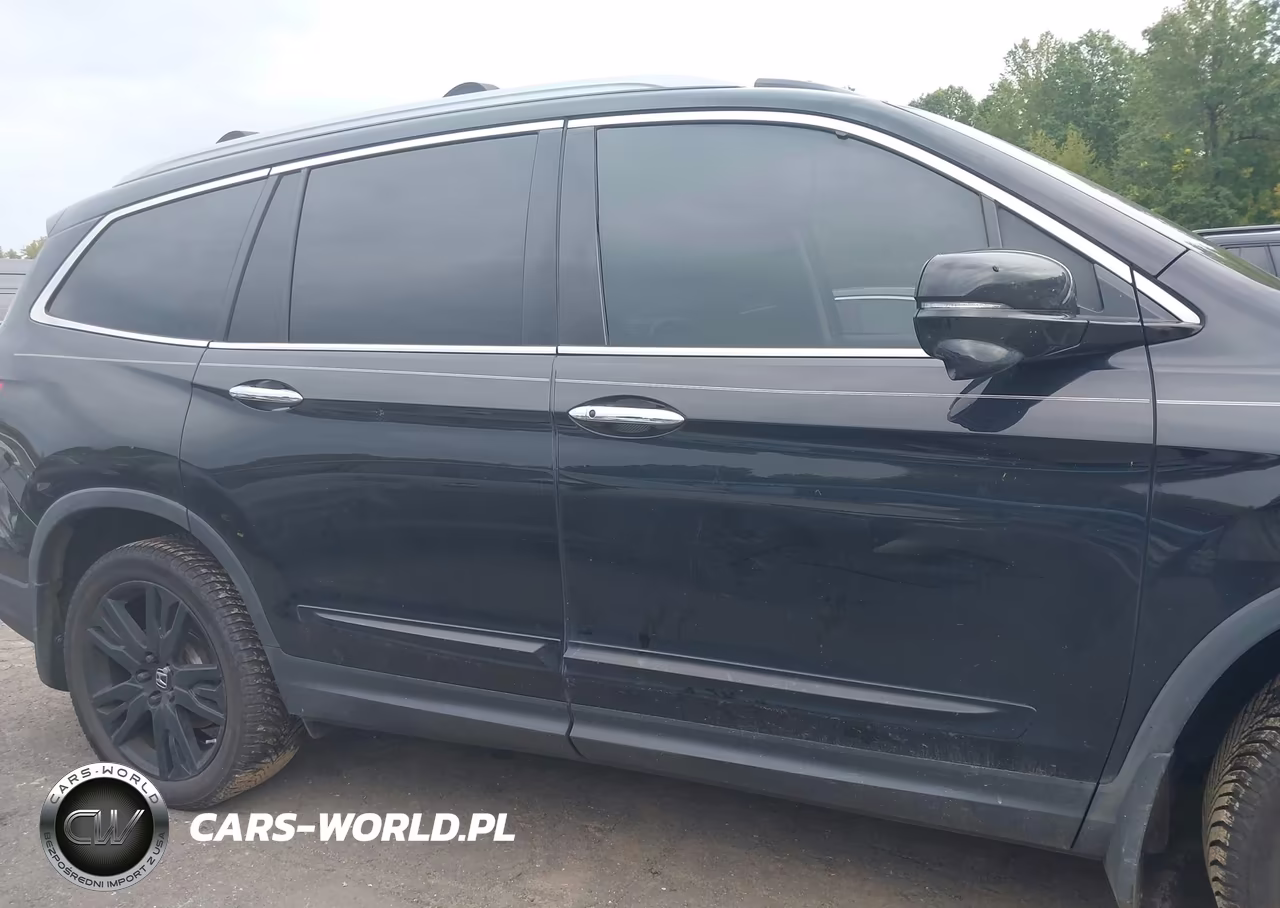 2018 Honda Pilot Touring VIN:5FNYF6H98JB030566 - 13