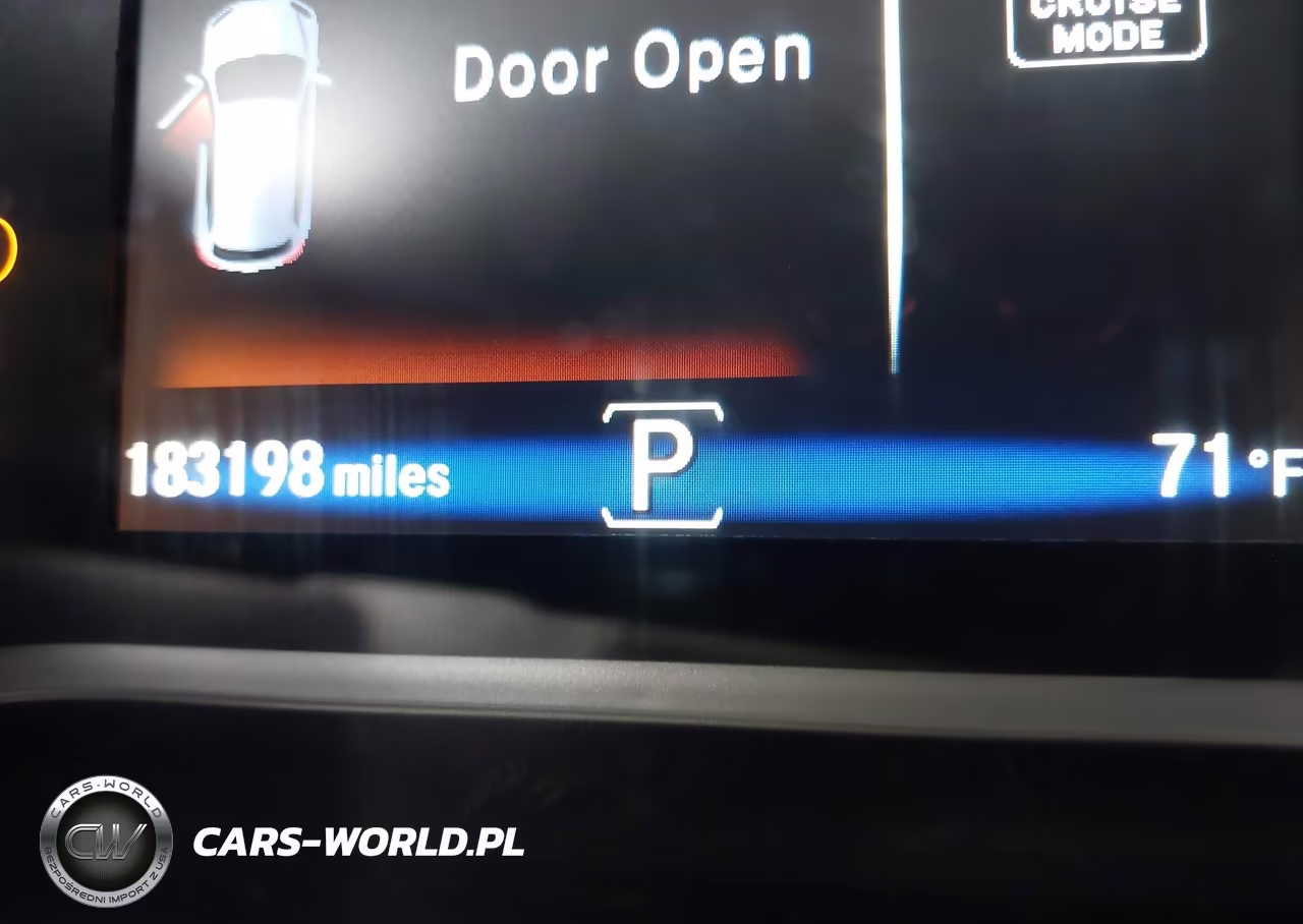2018 Honda Pilot Touring VIN:5FNYF6H98JB030566 - 15