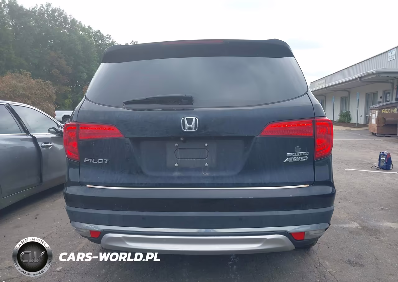 2018 Honda Pilot Touring VIN:5FNYF6H98JB030566 - 16
