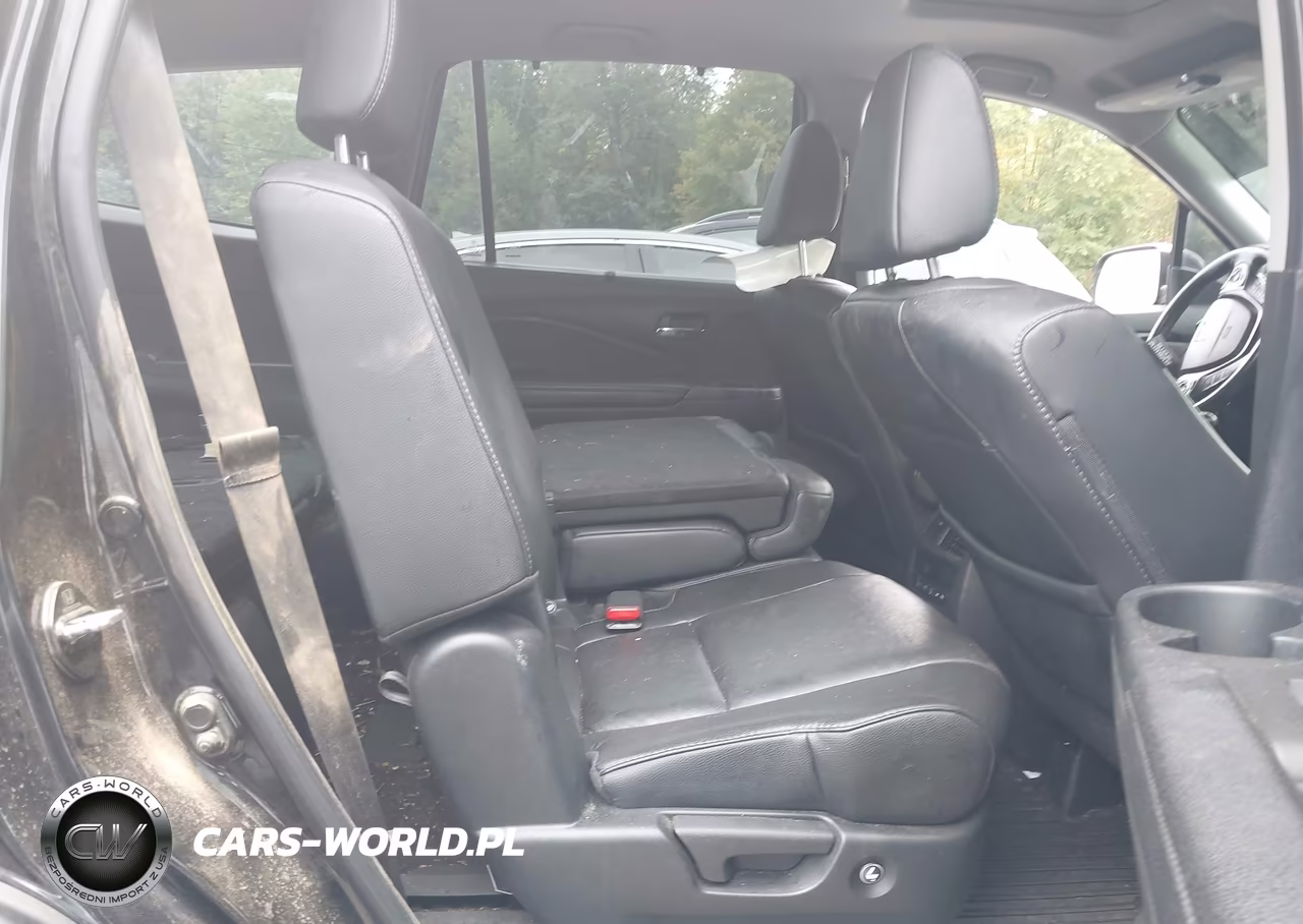 2018 Honda Pilot Touring VIN:5FNYF6H98JB030566 - 8