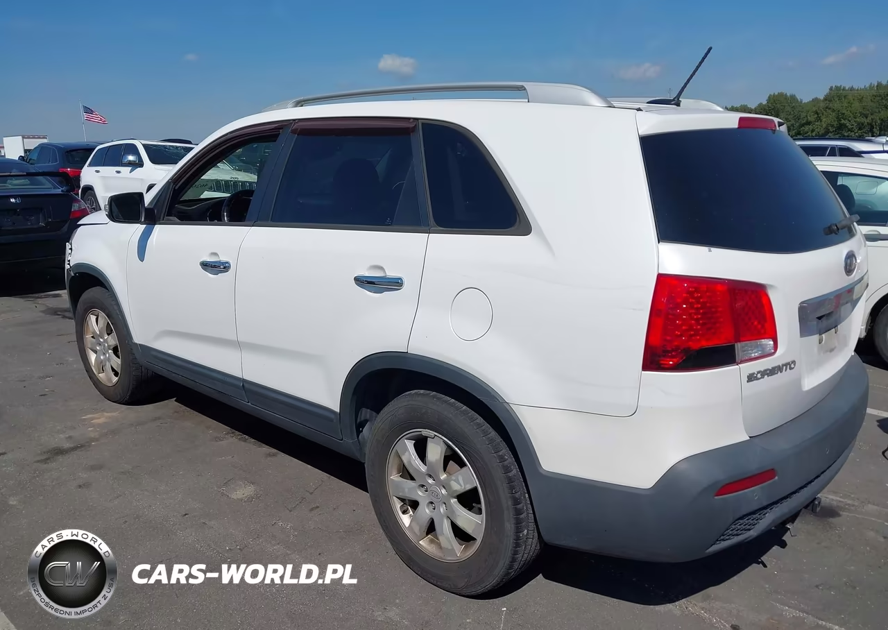 2011 Kia Sorento Lx VIN:5XYKT4A14BG090071 - 3
