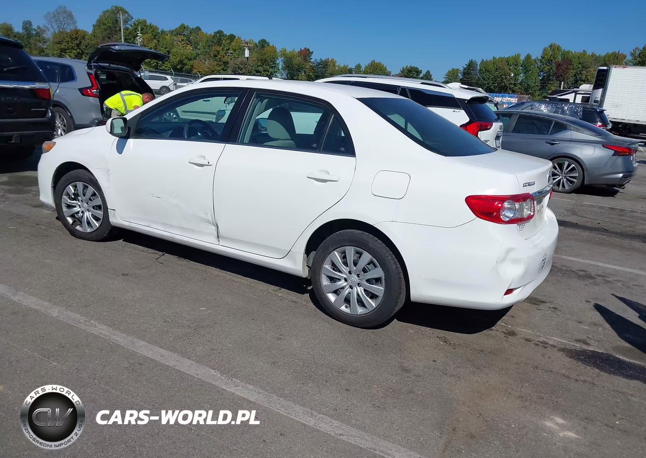 2013 Toyota Corolla Le VIN:5YFBU4EE4DP148981 - 3
