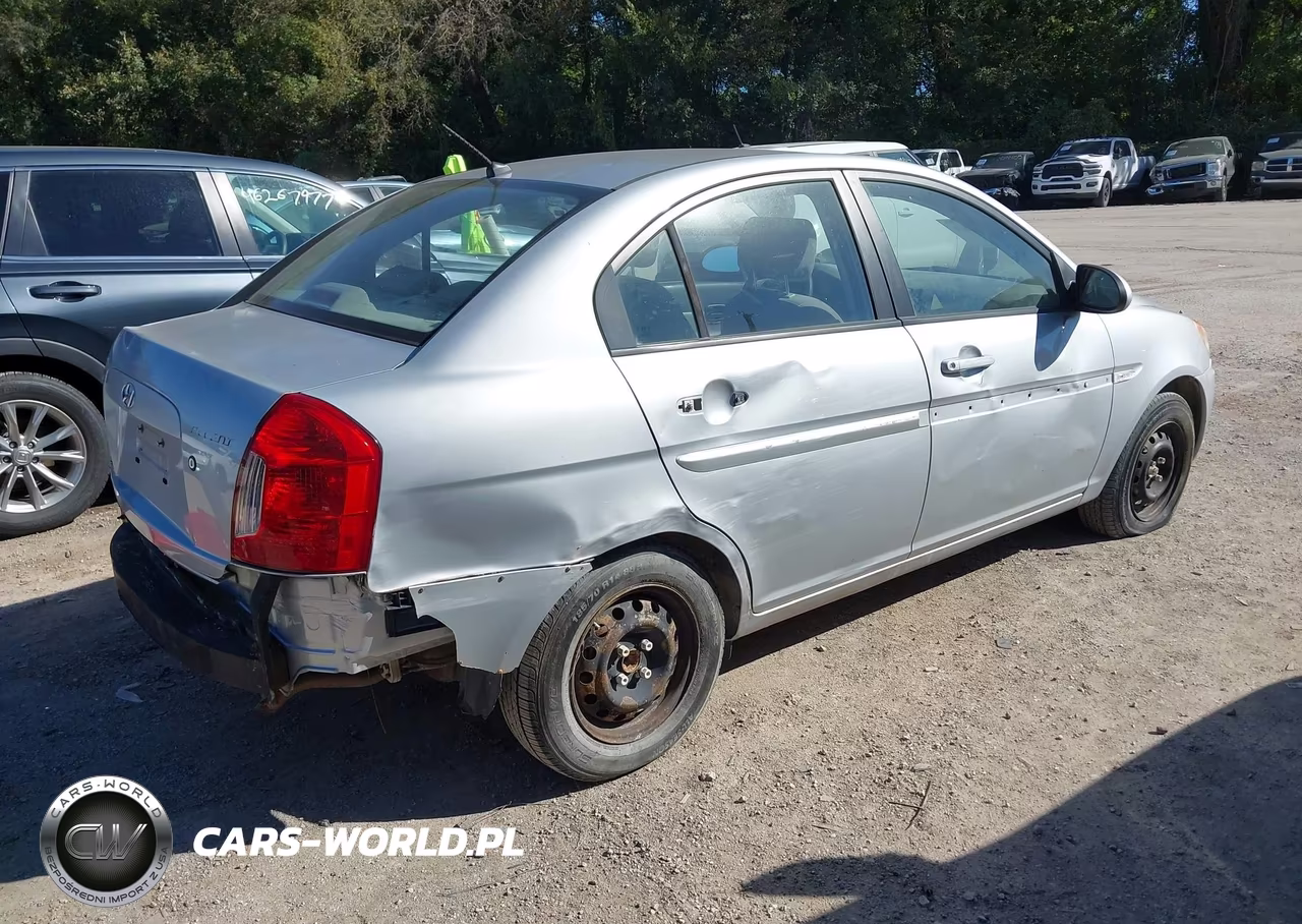 2007 Hyundai Accent Gls VIN:KMHCN46C67U140866 - 4