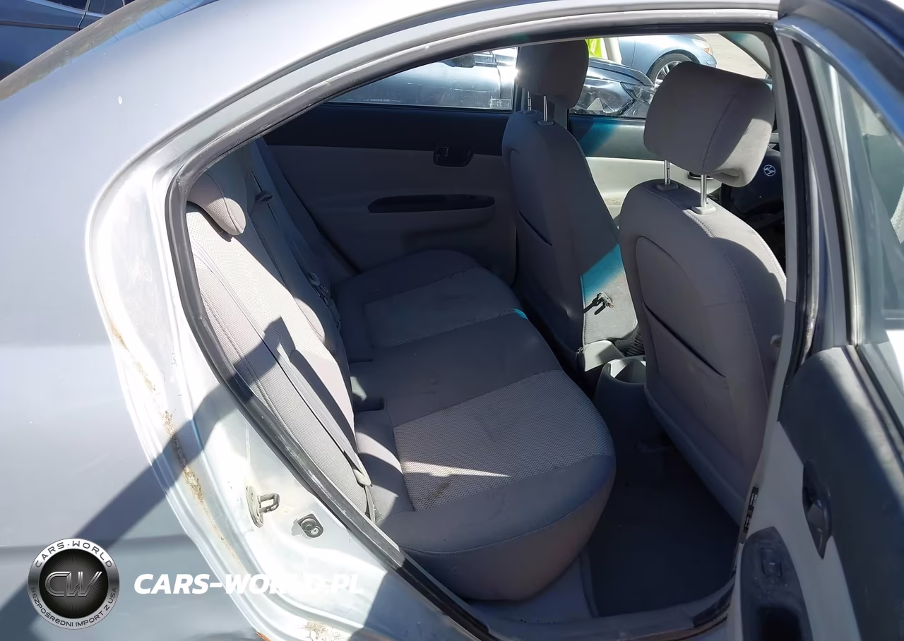 2007 Hyundai Accent Gls VIN:KMHCN46C67U140866 - 8