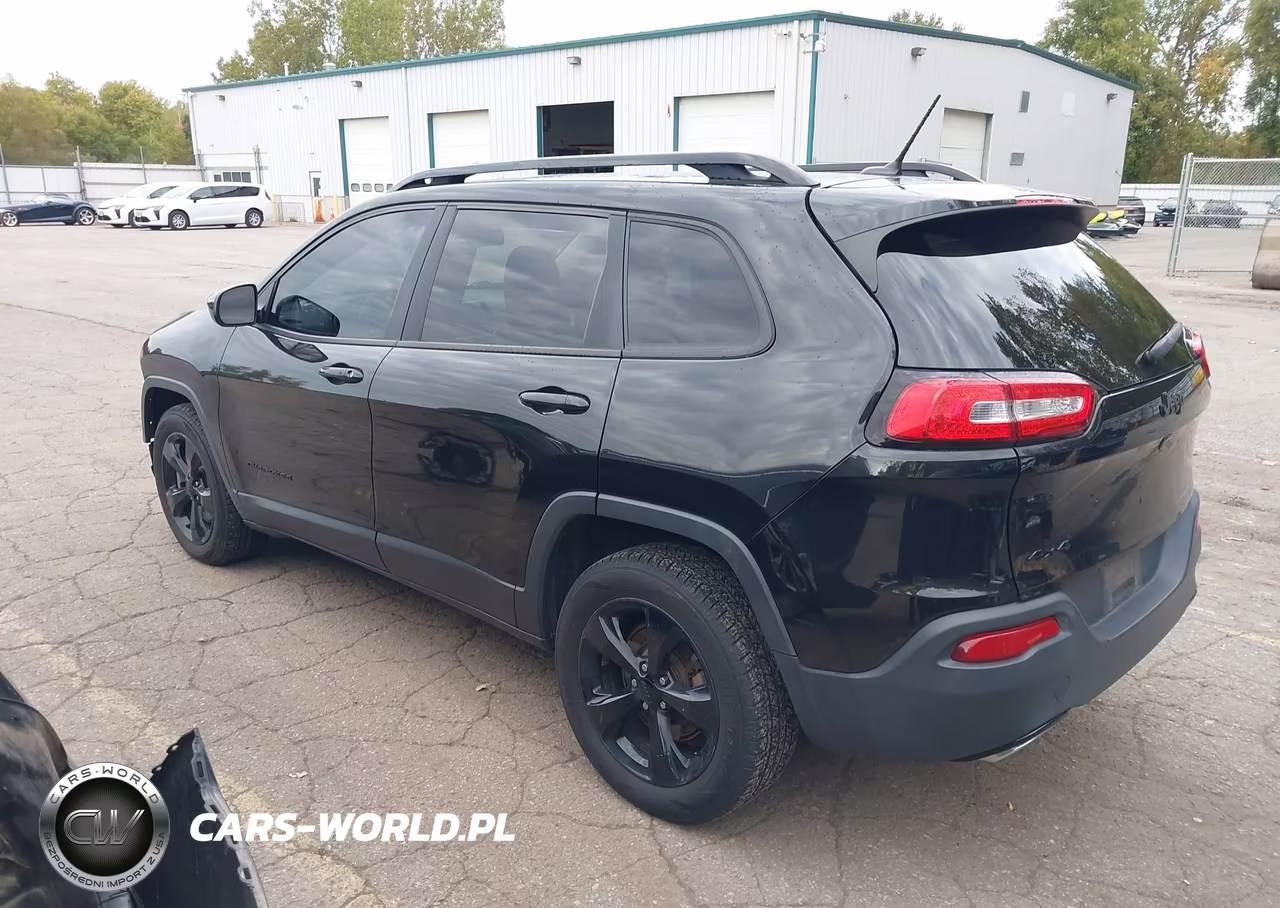 2015 Jeep Cherokee Latitude Altitude VIN:1C4PJMCSXFW750124 - 3