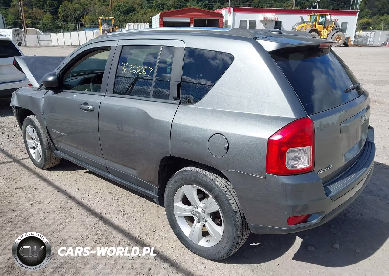 2012 Jeep Compass Latitude VIN:1C4NJDEB0CD624351 - 3