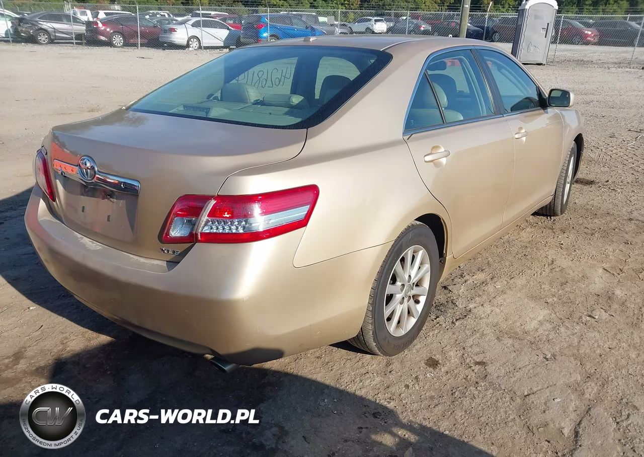 2011 Toyota Camry Xle VIN:4T1BF3EK0BU231877 - 4