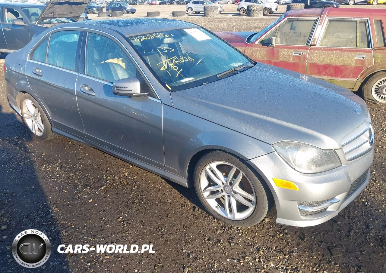 2013 Mercedes-Benz C 300 Sport 4Matic – zdjęcie 1 z 12