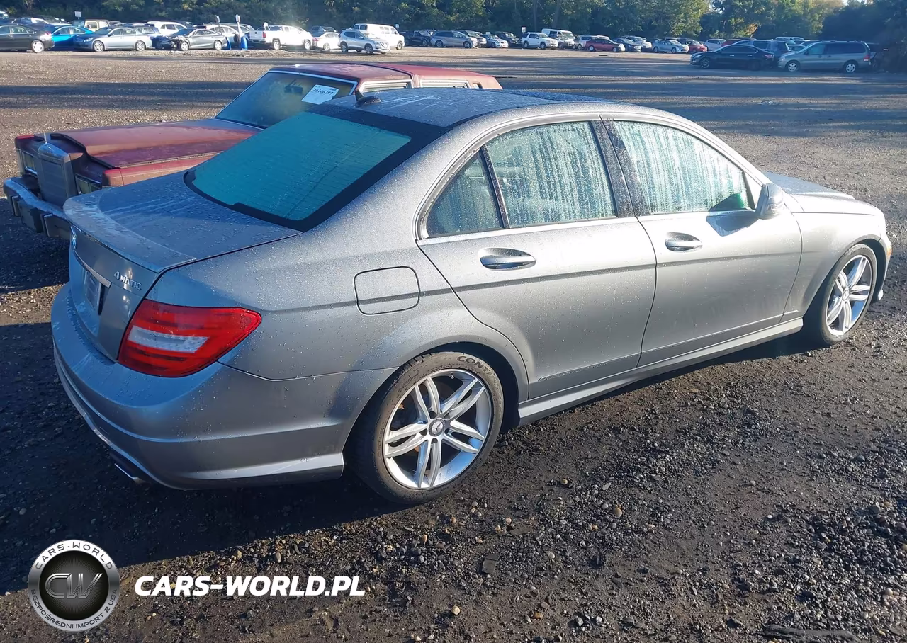 2013 Mercedes-Benz C 300 Sport 4Matic VIN:WDDGF8AB5DR264530 - 4