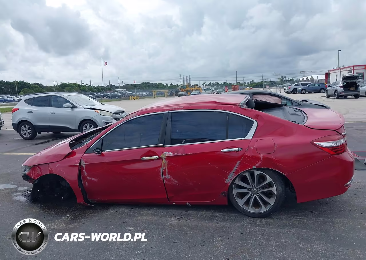2017 Honda Accord Sport VIN:1HGCR2F5XHA224952 - 15