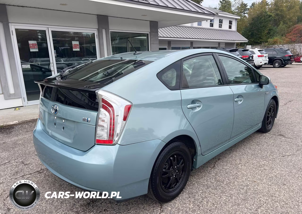2012 Toyota Prius Four VIN:JTDKN3DU5C1492614 - 4
