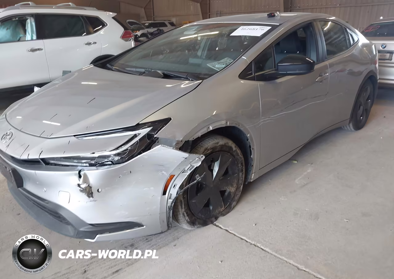 2025 Toyota Prius Le VIN:JTDACAAUXS3059724 - 18