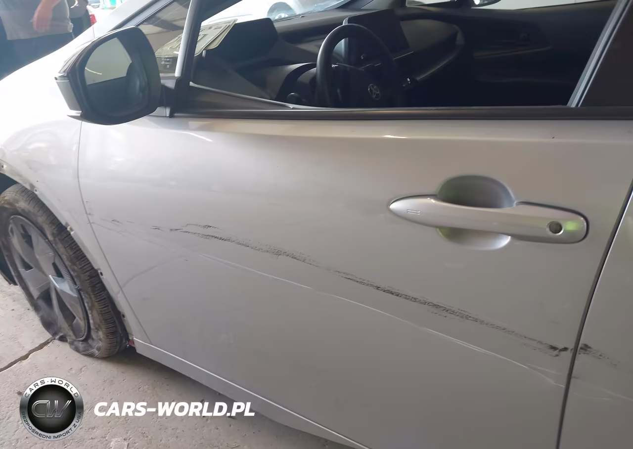2025 Toyota Prius Le VIN:JTDACAAUXS3059724 - 21