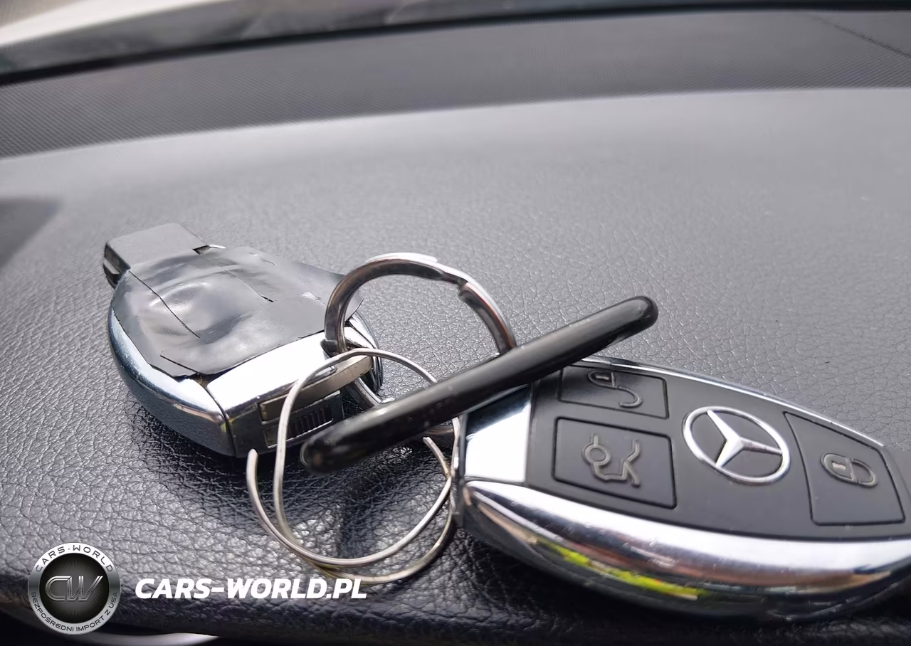 2012 Mercedes-Benz C 300 Sport 4Matic VIN:WDDGF8BB0CA710093 - 11