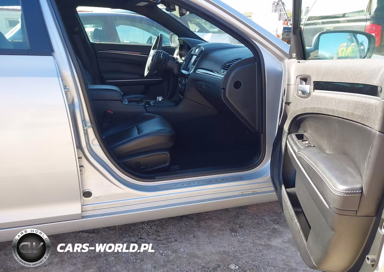 2023 Chrysler 300 300S VIN:2C3CCABG4PH654059 - 5