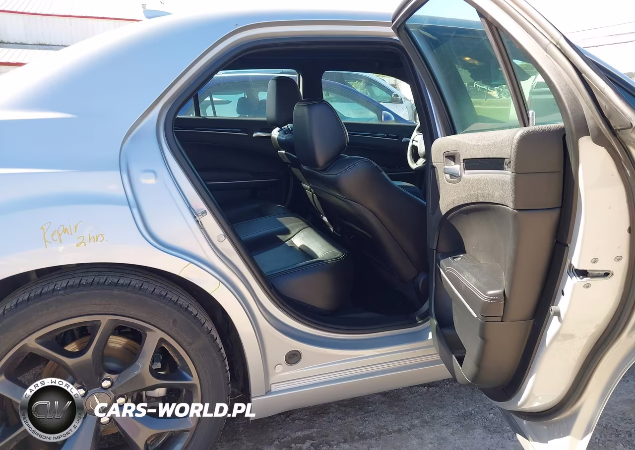 2023 Chrysler 300 300S VIN:2C3CCABG4PH654059 - 8