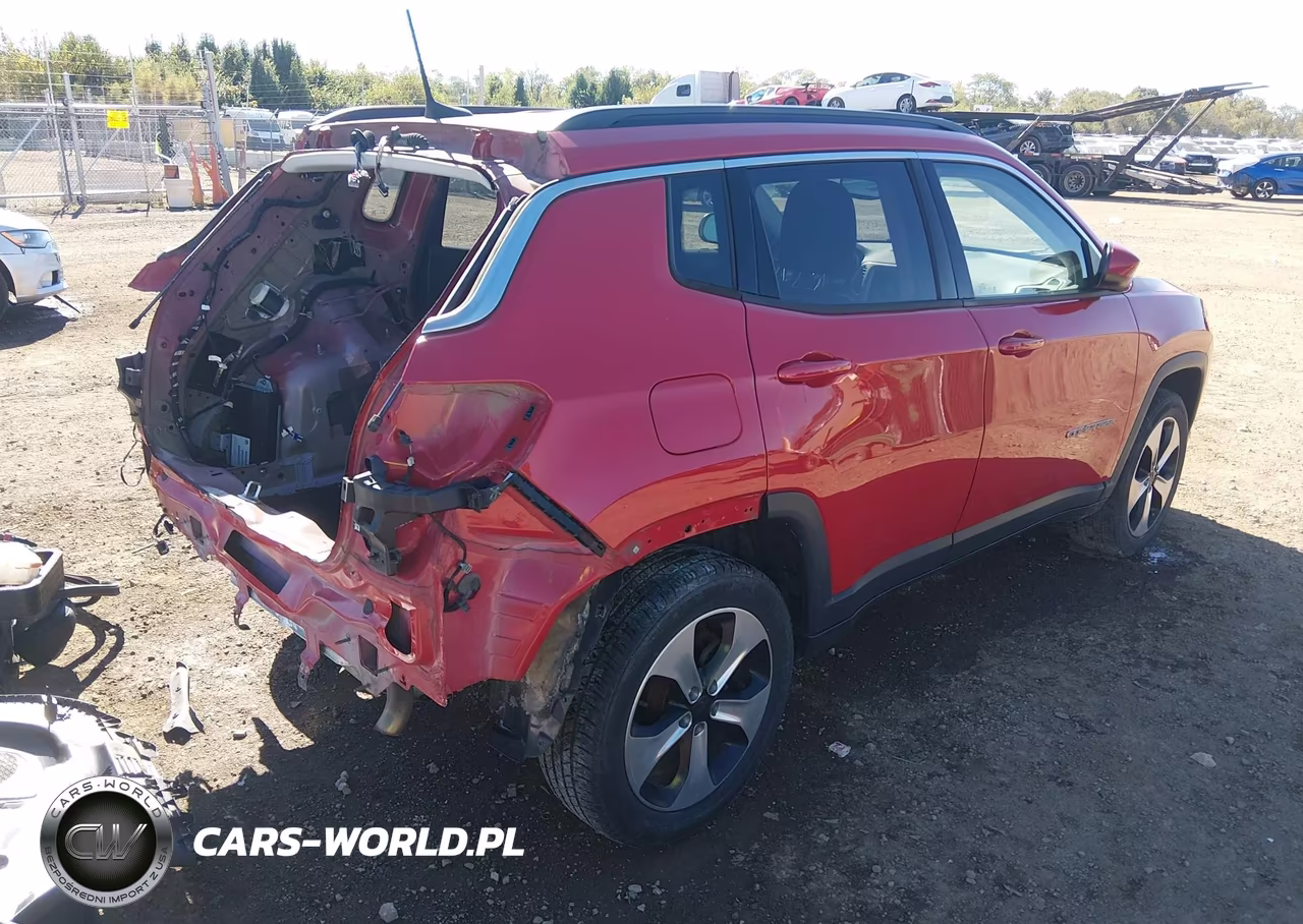 2019 Jeep Compass Latitude 4X4 VIN:3C4NJDBB6KT689332 - 4