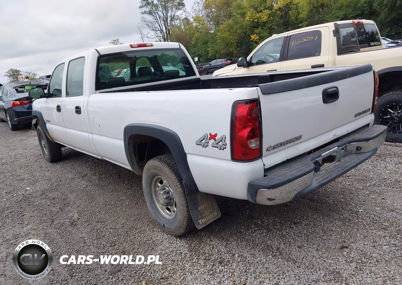 2003 Chevrolet Silverado 2500Hd VIN:1GCHK23U83F225517 - 3