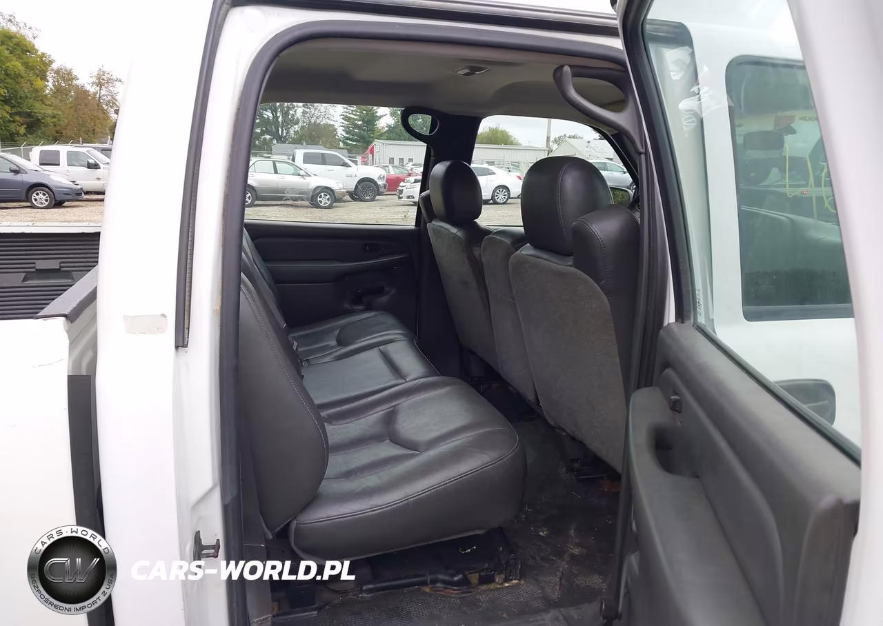 2003 Chevrolet Silverado 2500Hd VIN:1GCHK23U83F225517 - 8