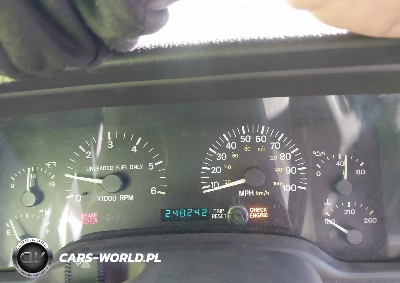 1999 Jeep Cherokee Classic-Sport VIN:1J4FF68SXXL618043 - 7