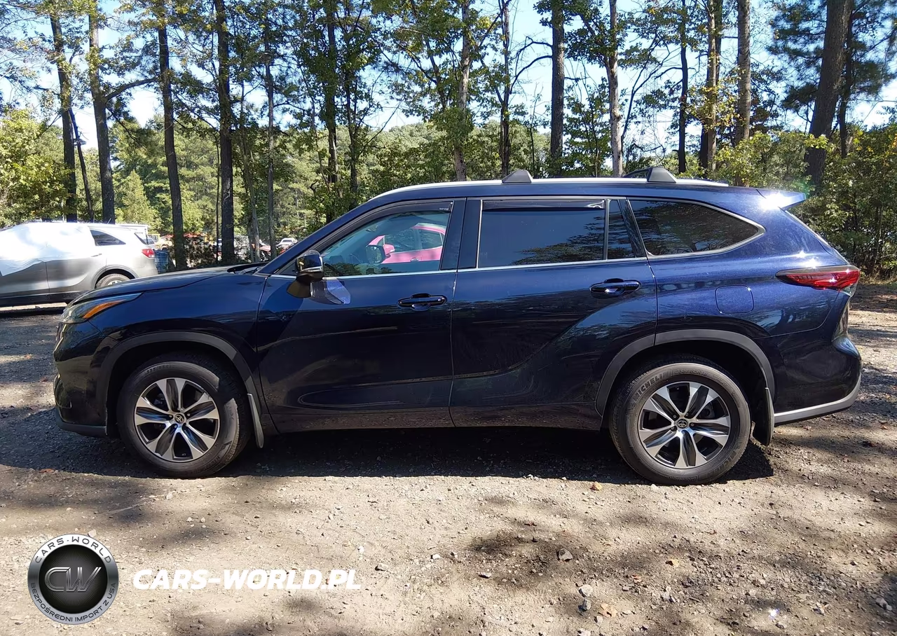 2022 Toyota Highlander Xle VIN:5TDHZRBH5NS174926 - 14