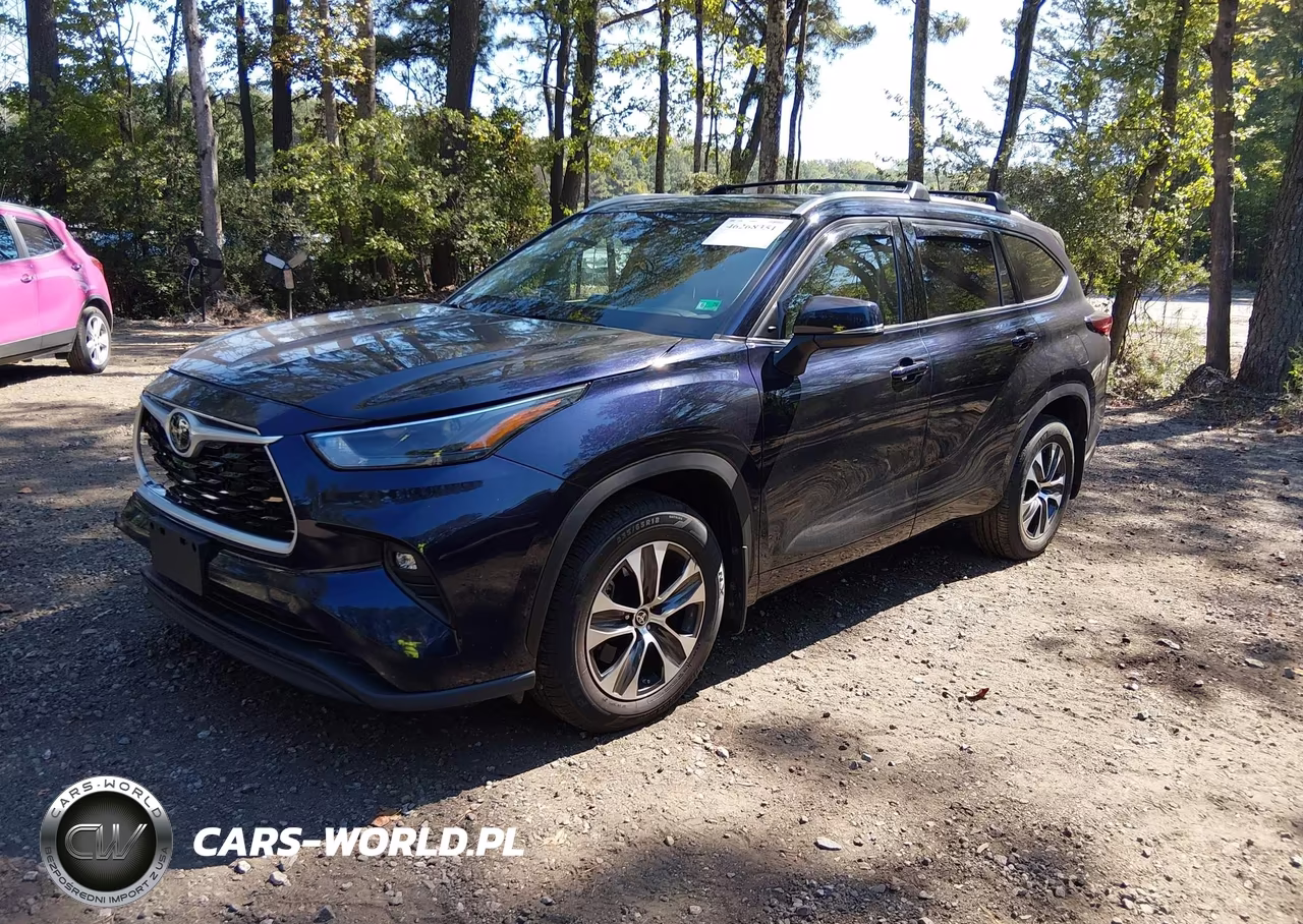 2022 Toyota Highlander Xle VIN:5TDHZRBH5NS174926 - 2
