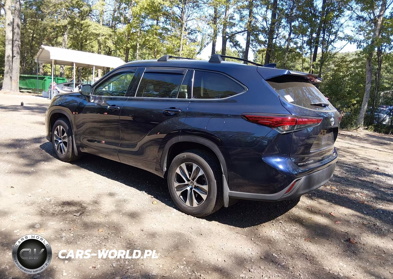 2022 Toyota Highlander Xle VIN:5TDHZRBH5NS174926 - 3