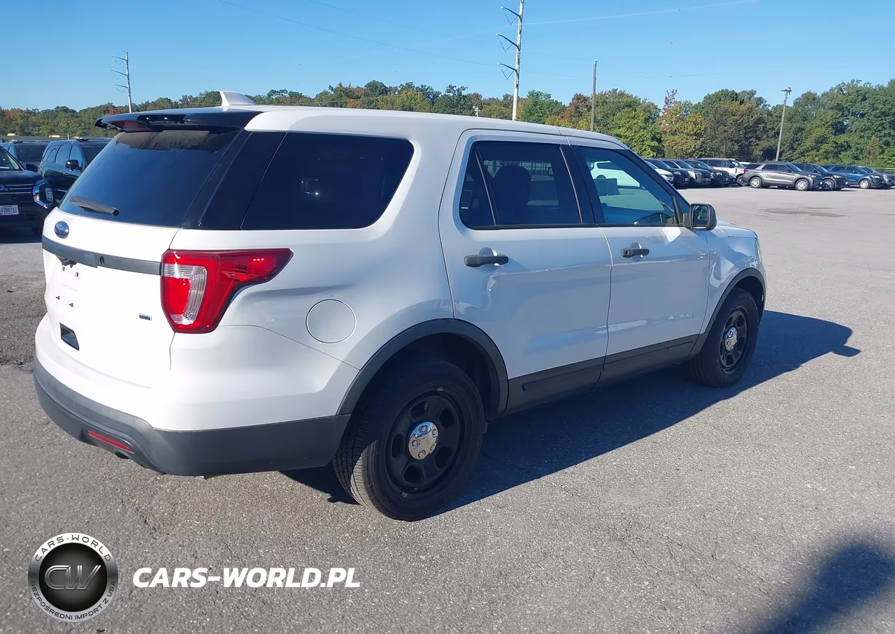 2017 Ford Utility Police Interceptor VIN:1FM5K8AR1HGB72855 - 4